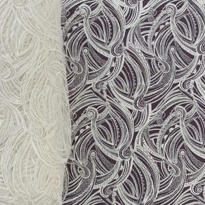 Dantela cu Model Geometric, cu Perle Sidefate si Paiete