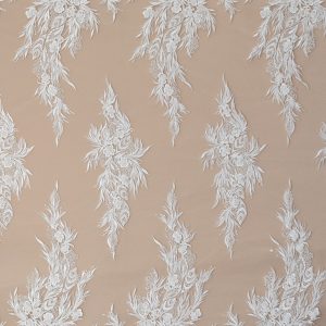 Dantela cu Model de Flori si Frunze, cu Perle Sidefate si Paiete