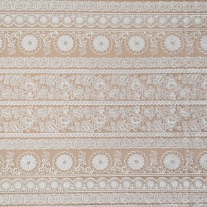 Dantela cu Model Floral, cu Cristale, Perle Sidefate si Paiete