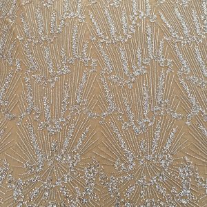Dantela Couture Argintie pe Tulle Nude cu Model Geometric, cu Margele si Paiete