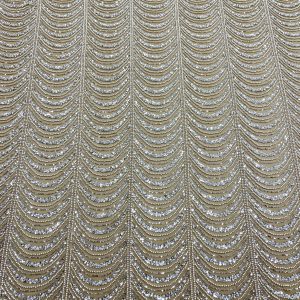 Dantela Couture Argintie pe Tulle Nude cu Model Geometric, cu Perle, Margele si Paiete