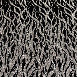 Dantela Couture Argintie cu Tulle Negru cu Model cu Siraguri, cu Margele si Paiete