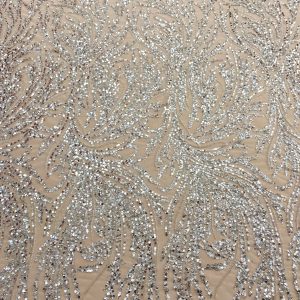 Dantela Argintie cu Model Liniar, cu Margele si Paiete