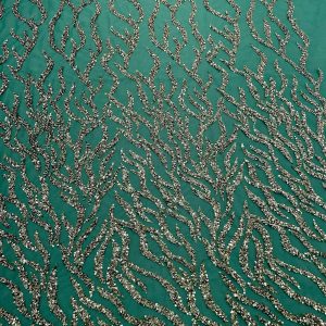 Dantela Couture Verde Smarald cu Siraguri, Margele si Paiete